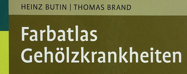 Heinz Butin, Bernd Böhmer: Farbatlas Gehölzkrankheiten
